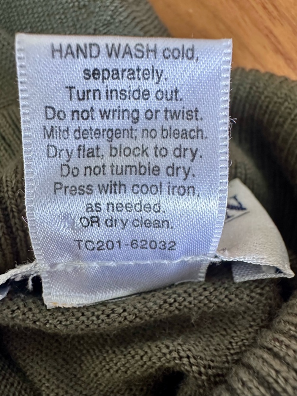Pendleton 100% Merino Wool Turtleneck Sweater Olive Green Size M - Picture 8 of 8